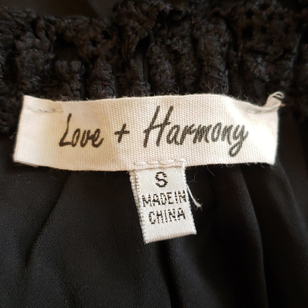 LOVE + HARMONY Off Shoulder Top - Picture 4 of 4